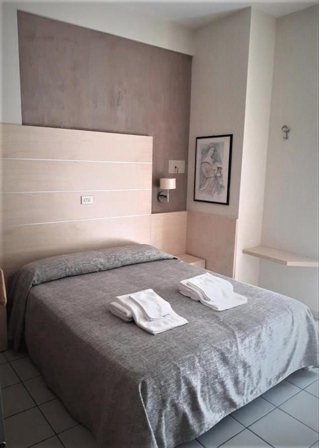 Hotel Prater Cesenatico Buitenkant foto