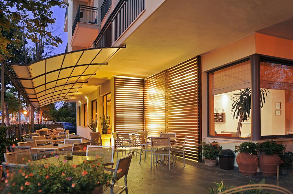 Hotel Prater Cesenatico Buitenkant foto