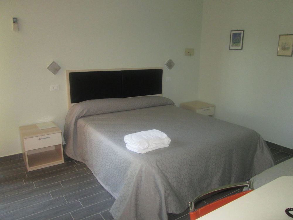 Hotel Prater Cesenatico Buitenkant foto
