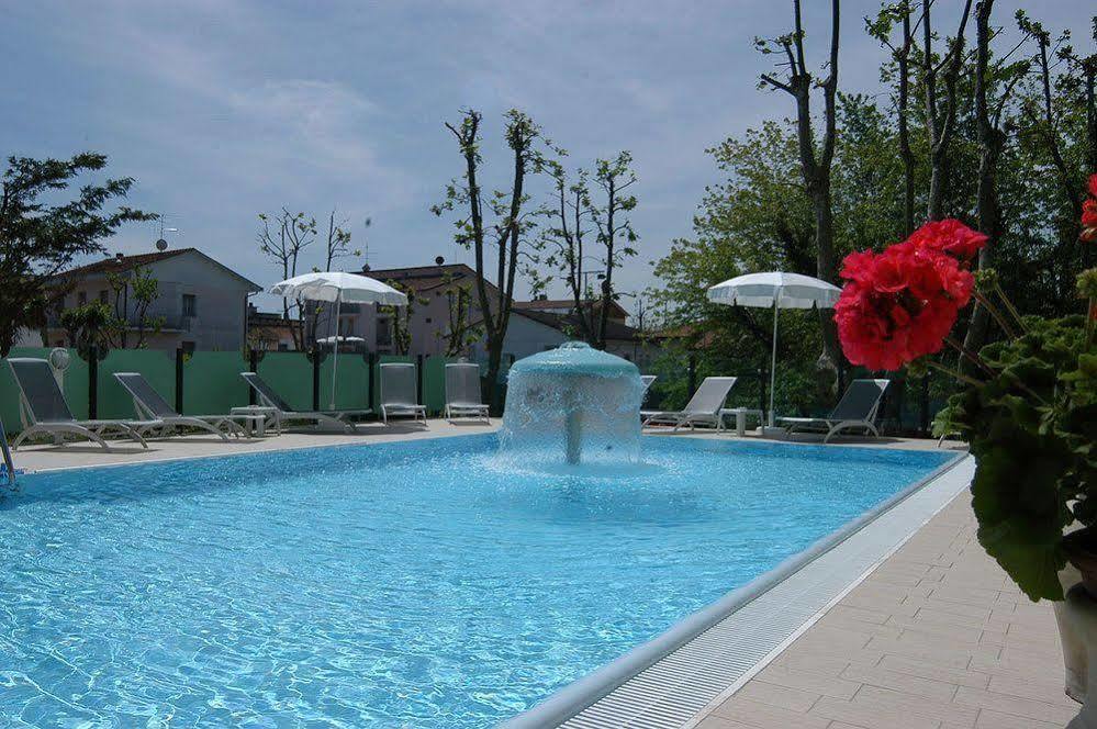 Hotel Prater Cesenatico Buitenkant foto